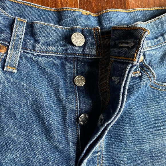 Levi Strauss | High Waisted Cuff Denim Shorts - Picture 4 of 8